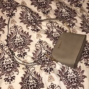 Michael kors authentic  cross body bag very cute